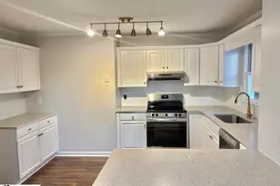 5 Yonah Ct, Greenville, SC 29609 - Photo 2