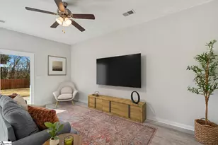 135 Highland Park Ct, Easley, SC 29642 - Photo 8