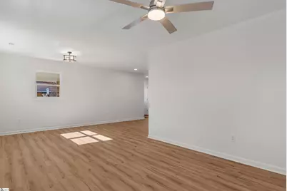 805 E Florida Street, Clinton, SC 29325 - Photo 8