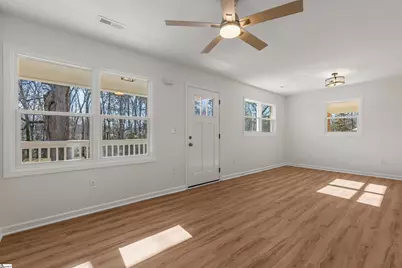 805 E Florida Street, Clinton, SC 29325 - Photo 2