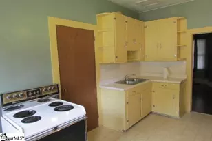 6 Townsend St, Laurens, SC 29360 - Photo 8