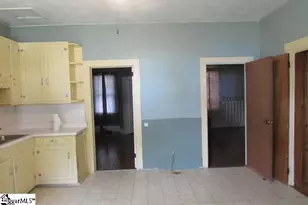 6 Townsend St, Laurens, SC 29360 - Photo 10