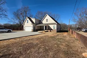 843 St Mark Rd, Taylors, SC 29687 - Photo 4