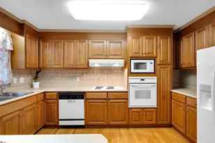 500 Stewart Dr, Easley, SC 29640 - Photo 12