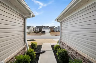 210 Bending Branch Rd, Greenville, SC 29605 - Photo 4