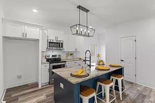 356 W Caroline St, Greenville, SC 29611 - Photo 10