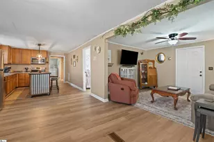 109 Pace St, Easley, SC 29640 - Photo 10