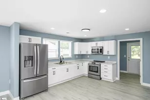 200 McDaniel Ave, Greer, SC 29651 - Photo 6