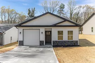193 N Georgia Ave, Chesnee, SC 29323 - Photo 2