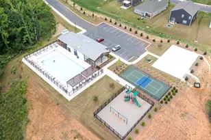 103 MARBLEWOOD St, Greenville, SC 29605 - Photo 2