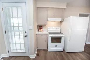 106 Cloverdale Dr, Boiling Springs, SC 29316 - Photo 8