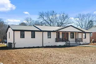 204 Woodfield Ave, Fountain Inn, SC 29644 - Photo 2