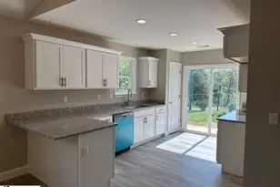 210 E Greenwood St, Landrum, SC 29356 - Photo 6