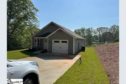 210 E Greenwood Street, Landrum, SC 29356 - Photo 2