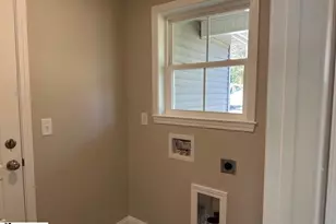 210 E Greenwood St, Landrum, SC 29356 - Photo 20