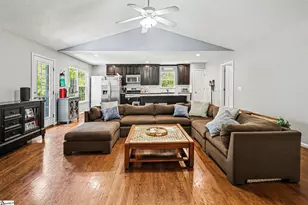 127 Oak Dr, Greer, SC 29650 - Photo 4