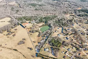 414 Giggle Dr, Laurens, SC 29360 - Photo 1