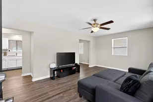 102 Beth St, Greer, SC 29651 - Photo 2