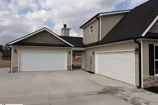 204 Old Glory Ct, Pickens, SC 29671 - Photo 2