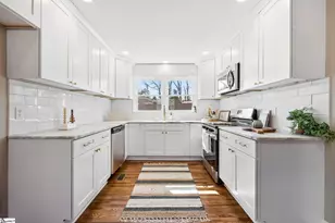 7 Hardale Ln, Greenville, SC 29607 - Photo 2