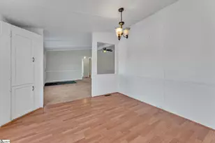 3079 Lakeview Dr, Laurens, SC 29360 - Photo 12