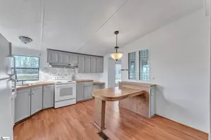 3079 Lakeview Dr, Laurens, SC 29360 - Photo 10