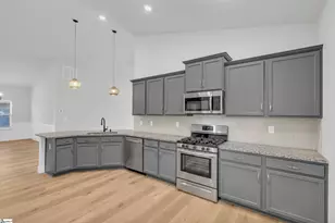 624 Lombard Dr, Boiling Springs, SC 29316 - Photo 8