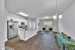 105 Moorlyn Ln, Greer, SC 29650 - Photo 4