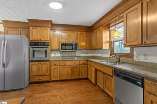 1202 Plantation Dr, Simpsonville, SC 29681 - Photo 10