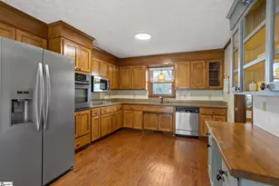 1202 Plantation Dr, Simpsonville, SC 29681 - Photo 4