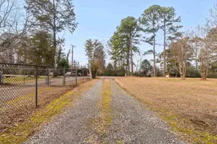 2358 W Croft Cir, Spartanburg, SC 29302 - Photo 32