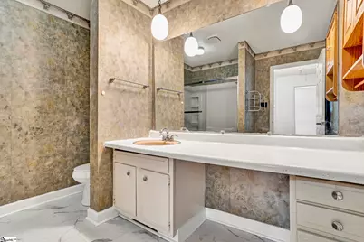 1605 E Durst Avenue, Greenwood, SC 29649 - Photo 14