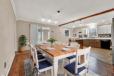 1605 E Durst Avenue, Greenwood, SC 29649 - Photo 10