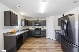 216 Wayfair Ln, Wellford, SC 29385 - Photo 6