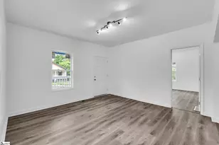 158 Seay St, Spartanburg, SC 29306 - Photo 6