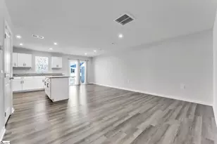 102 Englefield Dr, Fountain Inn, SC 29644 - Photo 8