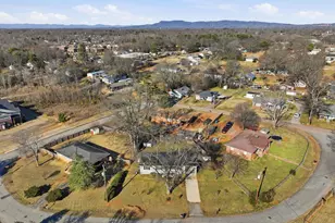 4 Neville Cir, Greenville, SC 29617 - Photo 4