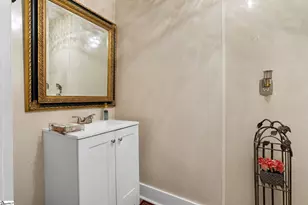 207 W 2nd Ave, Easley, SC 29640 - Photo 18