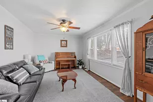 128 Buckey Ct, Simpsonville, SC 29680 - Photo 4