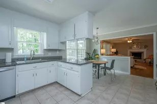 107 Longstreet Dr, Greer, SC 29650 - Photo 4