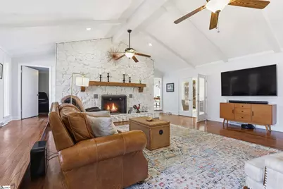 400 Clarendon Drive, Easley, SC 29642 - Photo 2