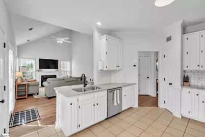 417 Roberts Road, Taylors, SC 29687 - Photo 6