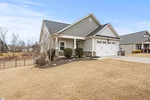 212 Kirklen Ln, Taylors, SC 29687 - Photo 2