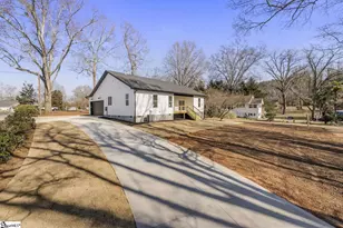 191 Murdock Dr, Belton, SC 29627 - Photo 2