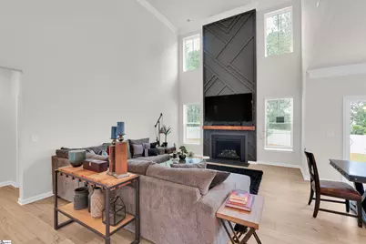 620 Columbus Circle, Simpsonville, SC 29680 - Photo 2