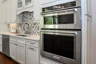 8 Marsala Ct, Greenville, SC 29609 - Photo 10