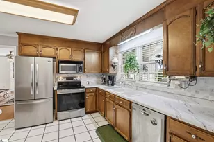 100 Overton Ave, Greenville, SC 29617 - Photo 12