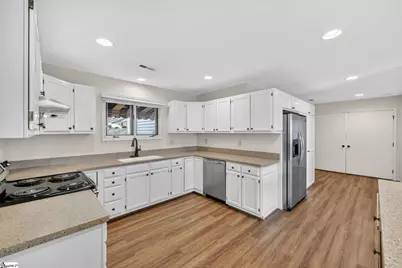 200 Creek Forest Drive, Greenville, SC 29615 - Photo 8