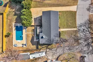 145 Oak Park Dr, Mauldin, SC 29662 - Photo 2