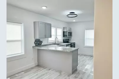 208 B Collins Avenue, Spartanburg, SC 29306 - Photo 6